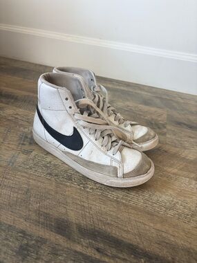 Nike High-Top Sneakers in Off-White with Black Swoosh